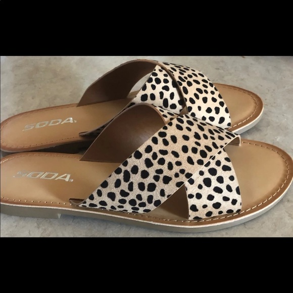Ladies soda cheeta criss criss sandals 7.5 - Picture 3 of 4
